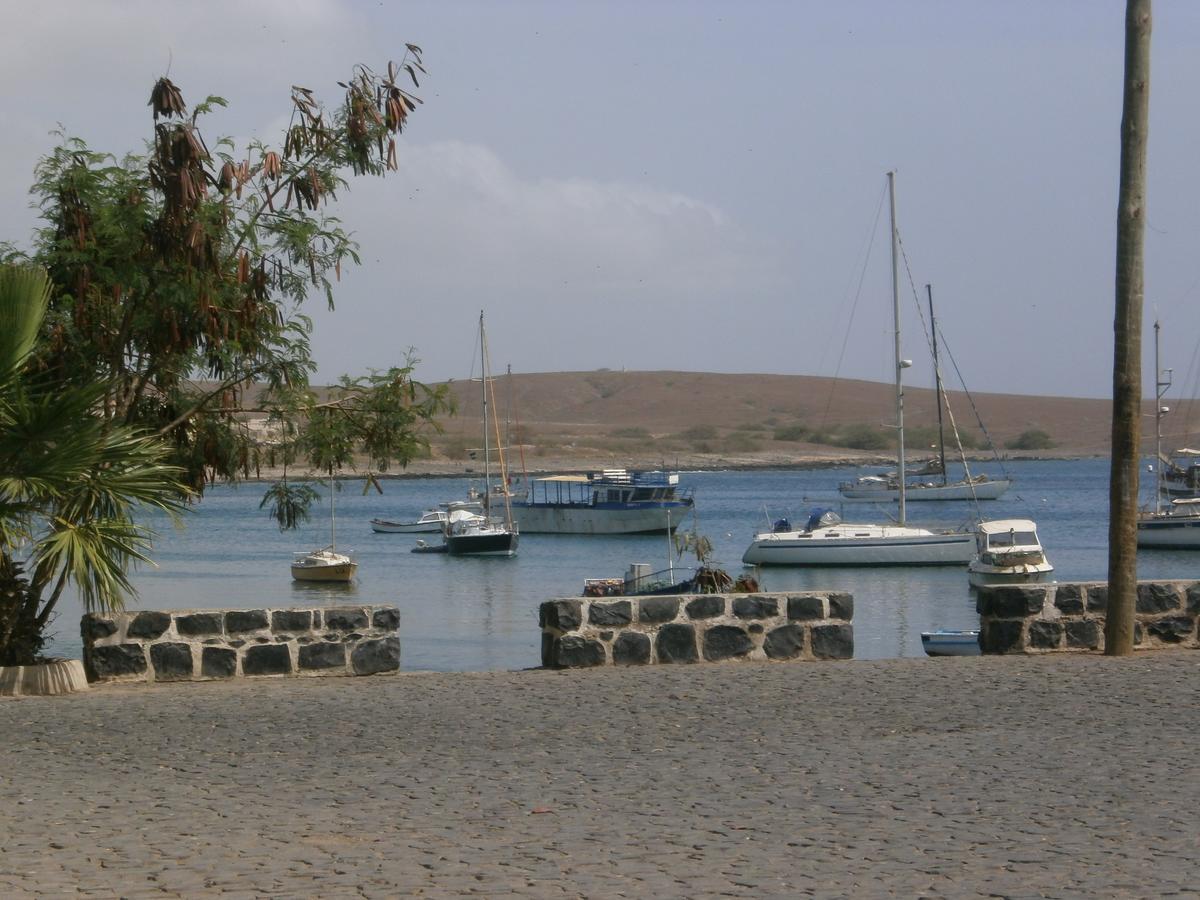 Yacht Club Sal Panzió Palmeira Kültér fotó