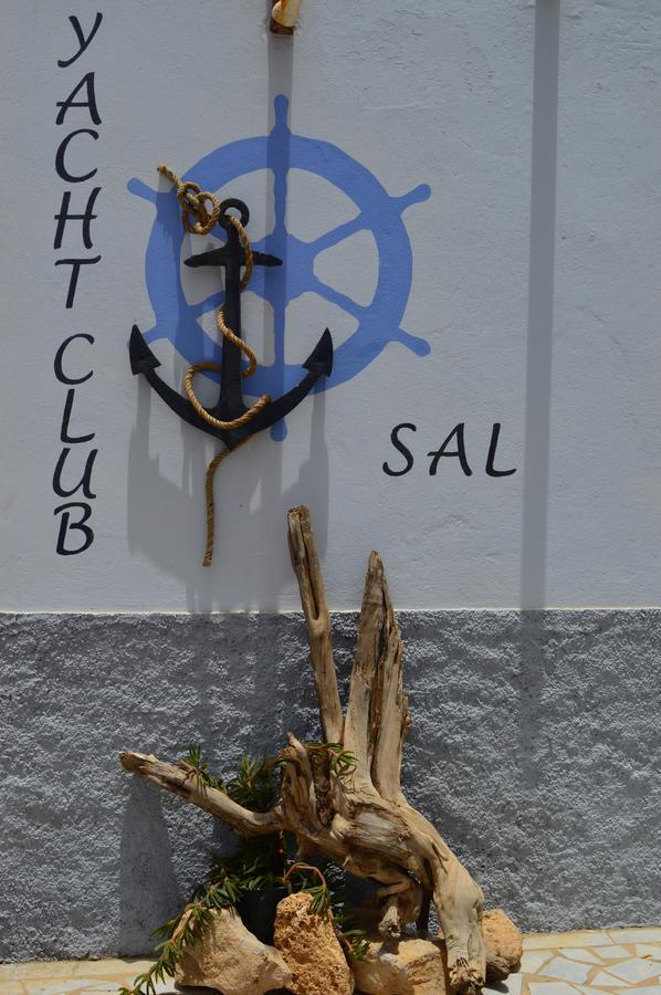 Yacht Club Sal Panzió Palmeira Kültér fotó